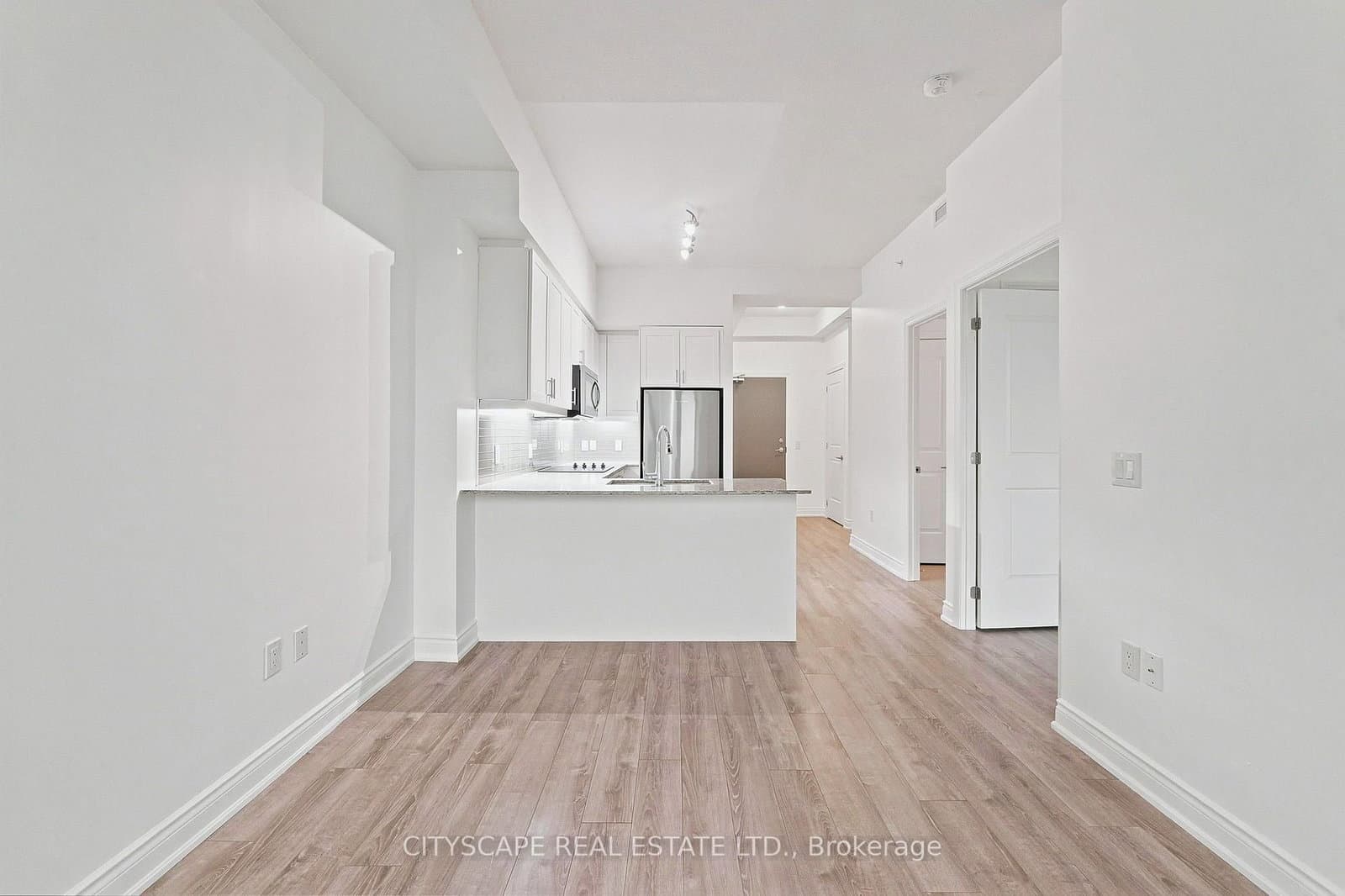 9618 Yonge Street, Unit 1210 thumbnail 6