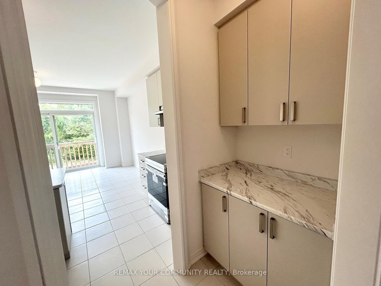 24 Baycroft Boulevard thumbnail 16