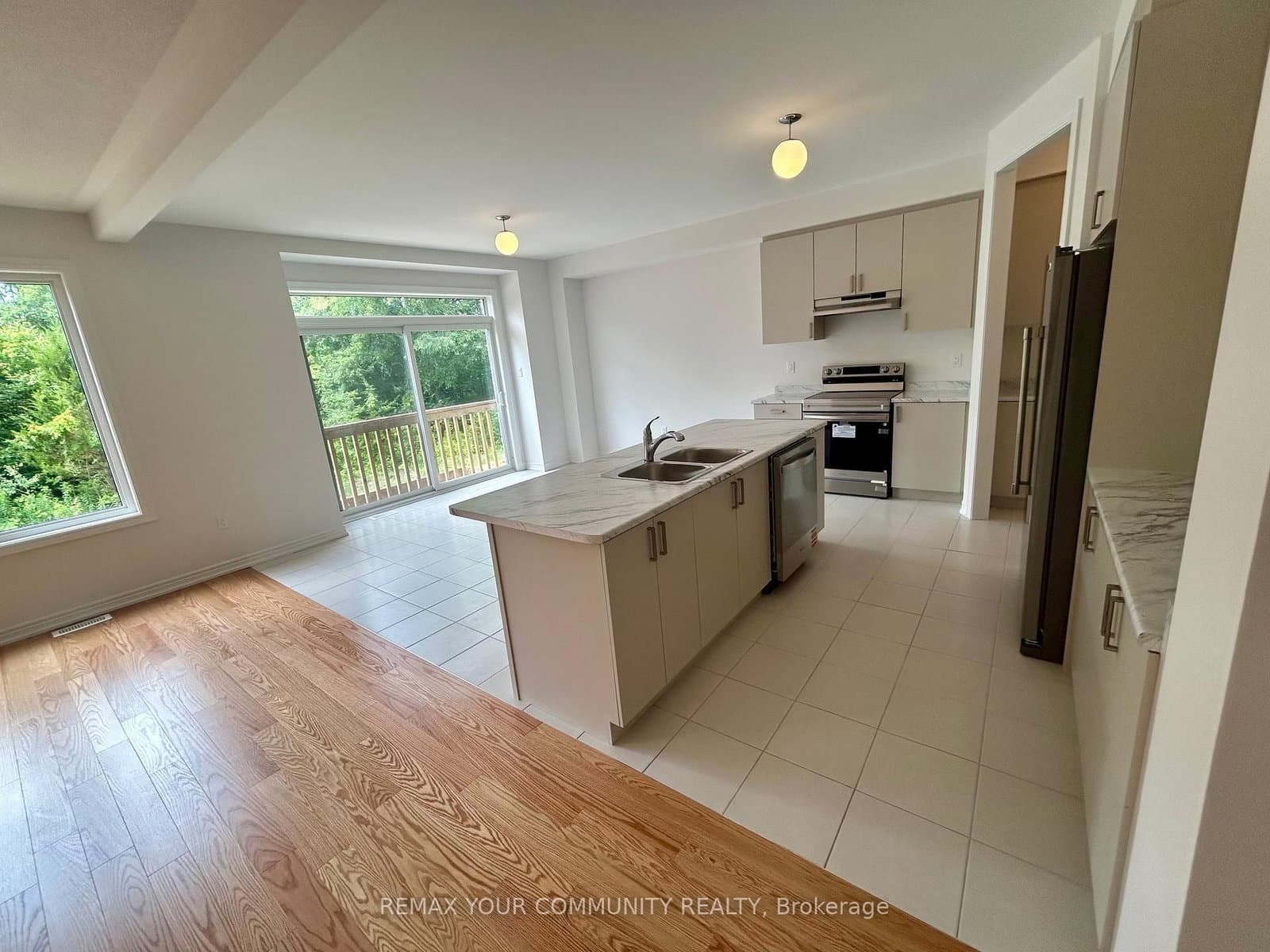 24 Baycroft Boulevard thumbnail 17