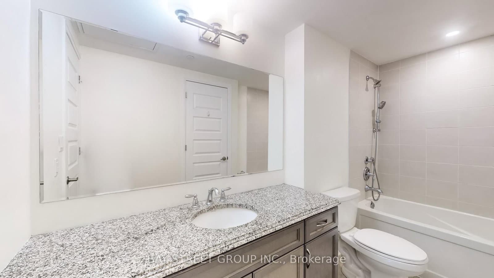 2 Adam Sellers Street, Unit 512 thumbnail 10