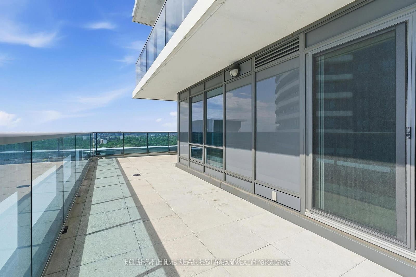 7165 Yonge Street, Unit 2509 thumbnail 2