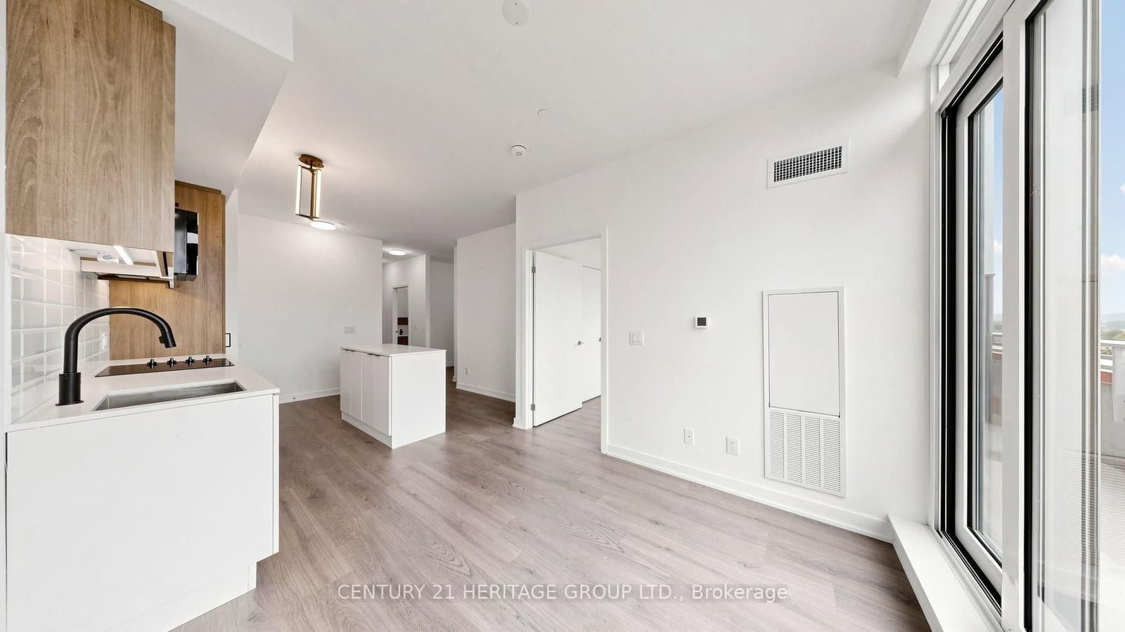 8888 Yonge Street, Unit 718 thumbnail 12