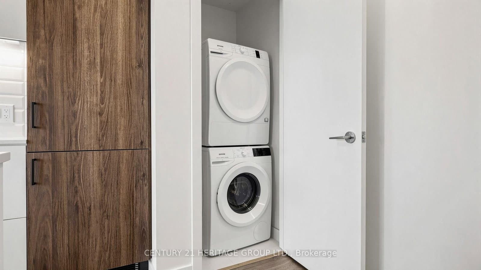 8888 Yonge Street, Unit 718 thumbnail 31