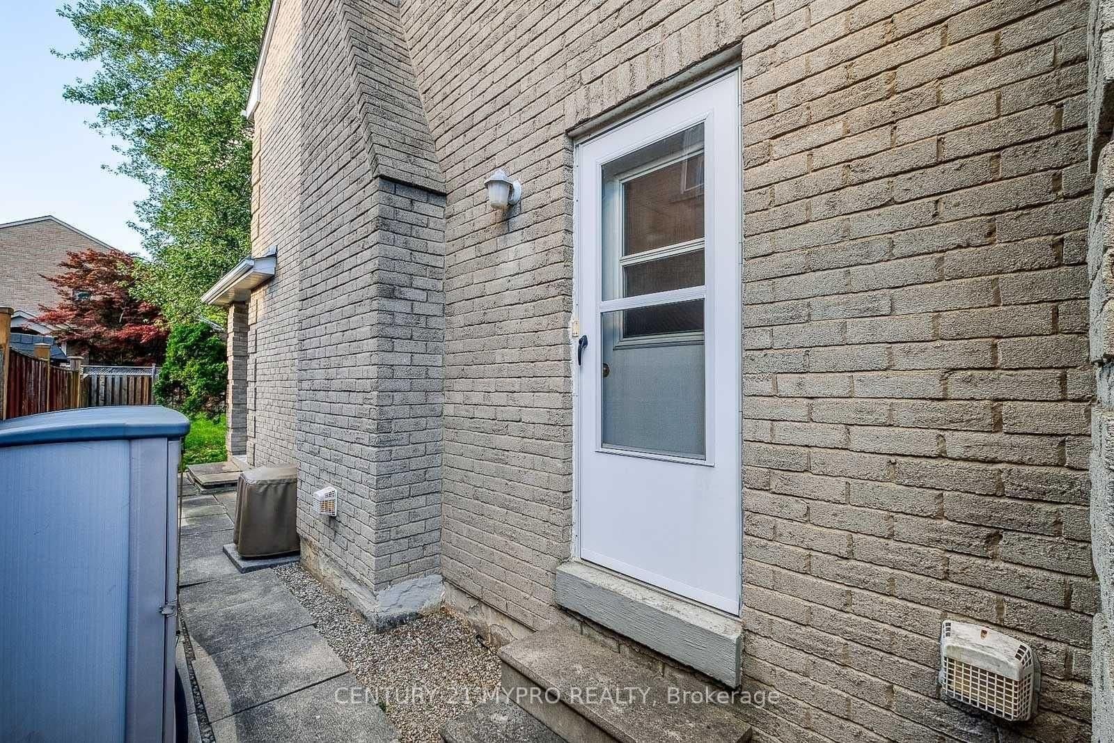 56 Longwater Chase, Unit Basement thumbnail 2