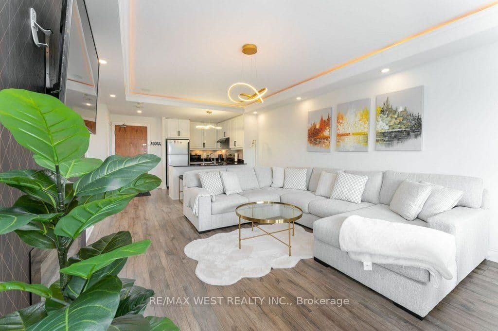 4620 Highway 7 Avenue, Unit PH 413 thumbnail 6