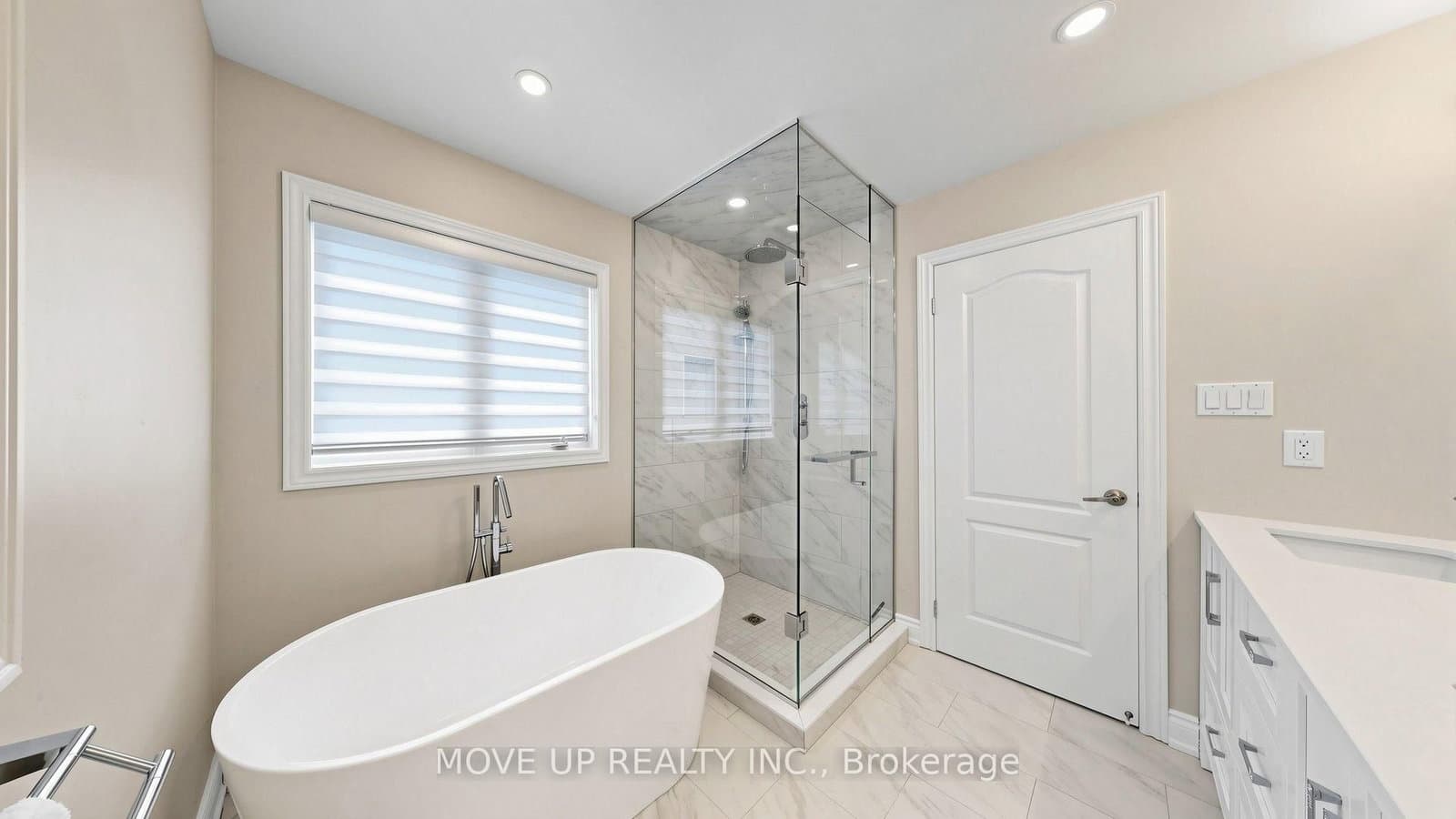 35 Lauderdale Drive thumbnail 26
