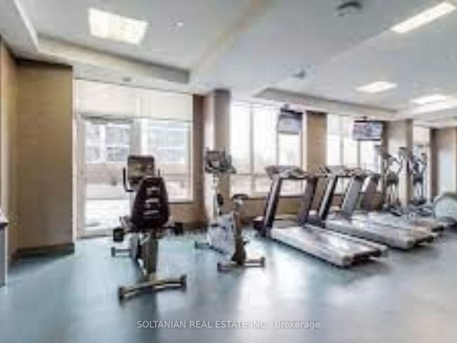 7161 Yonge Street, Unit 817 thumbnail 10