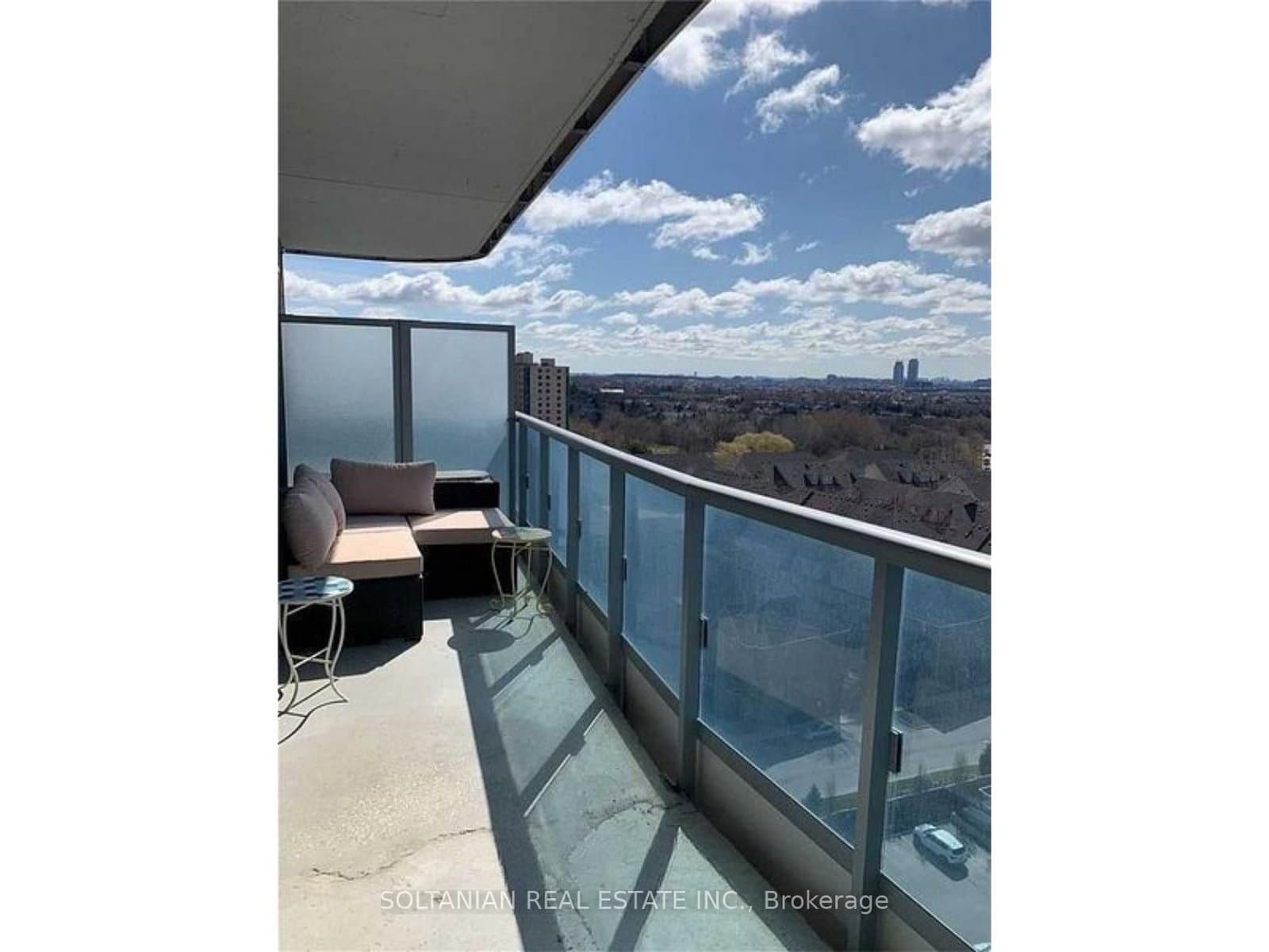 7161 Yonge Street, Unit 817 thumbnail 4