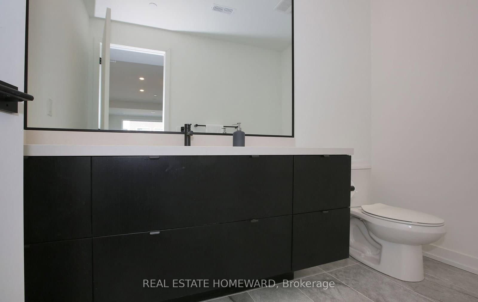 11 Walder Lane, Unit J301 thumbnail 9
