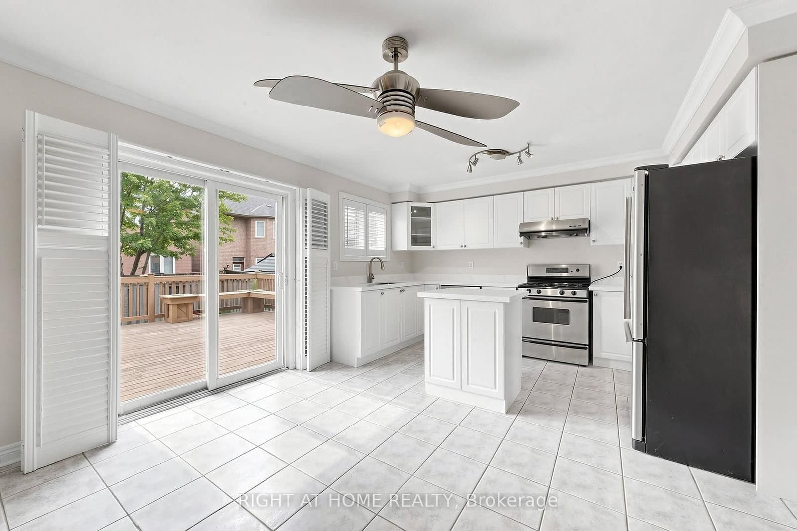 204 Everett Street thumbnail 15