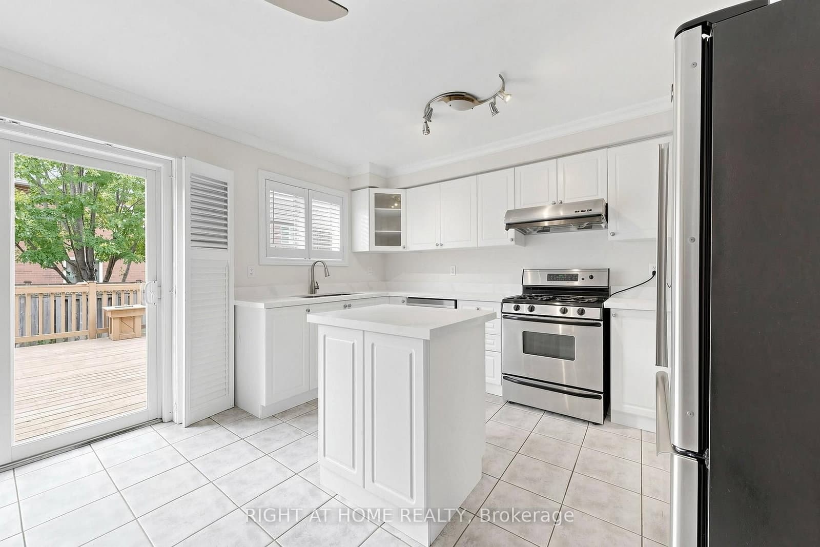 204 Everett Street thumbnail 21