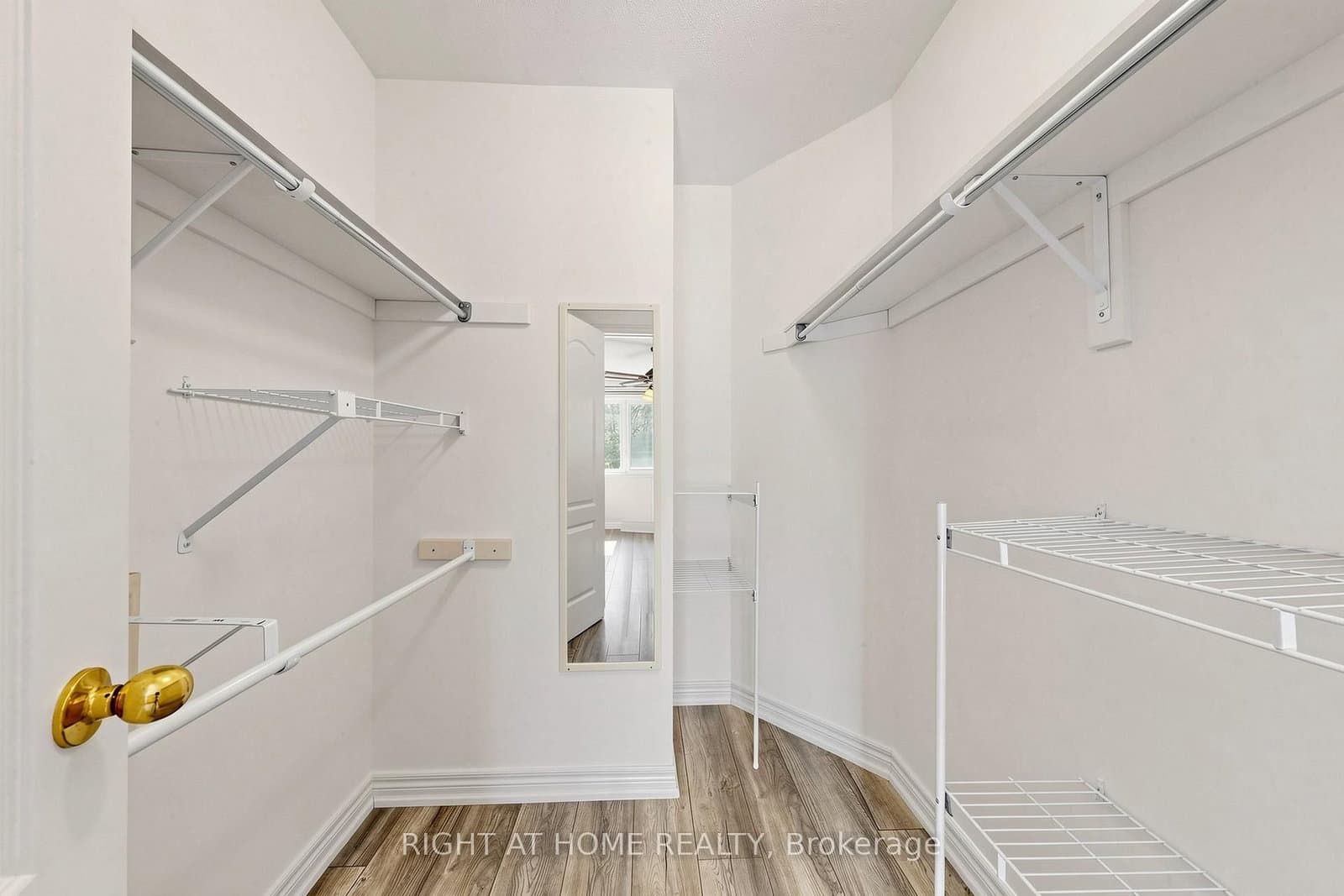 204 Everett Street thumbnail 28
