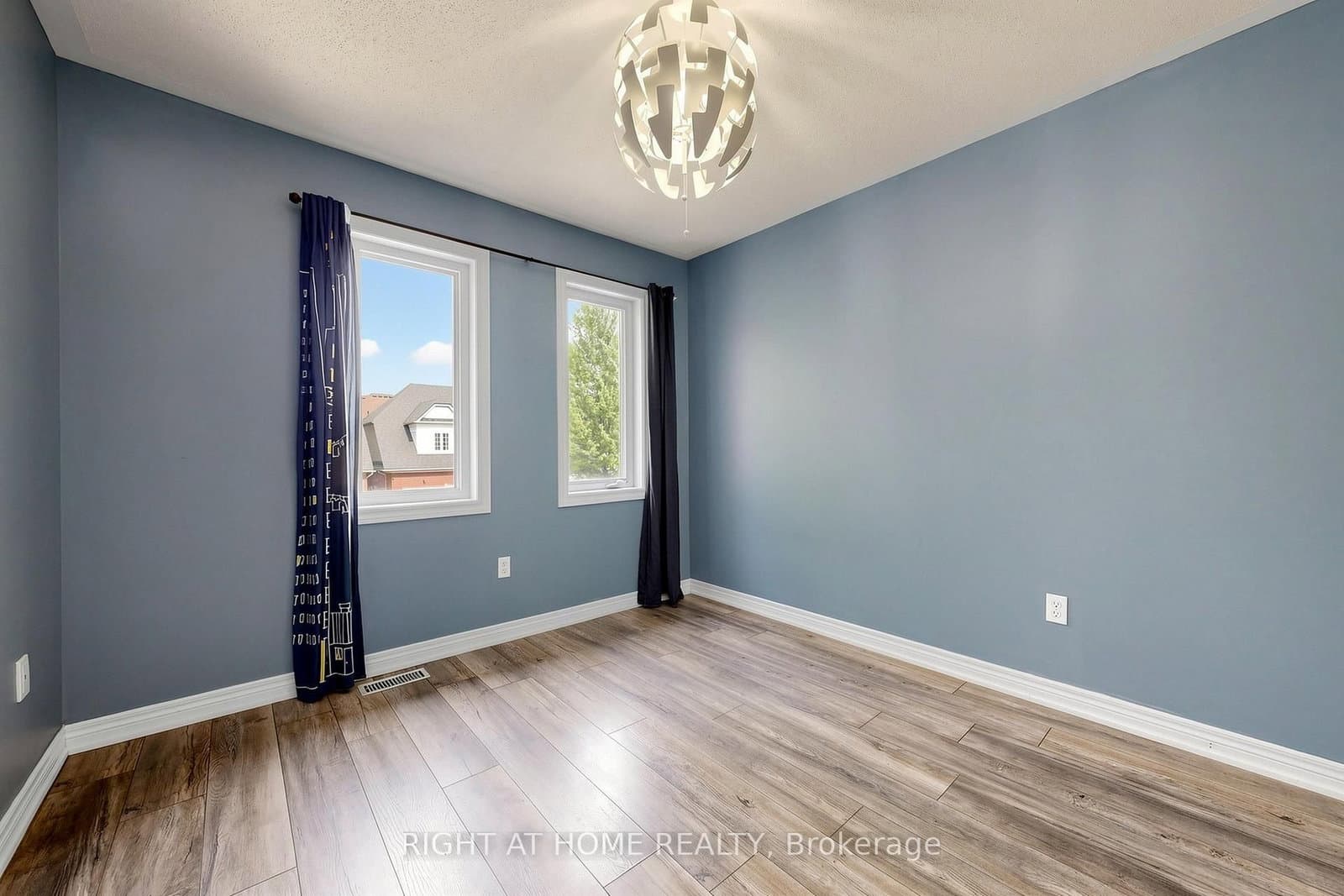 204 Everett Street thumbnail 31