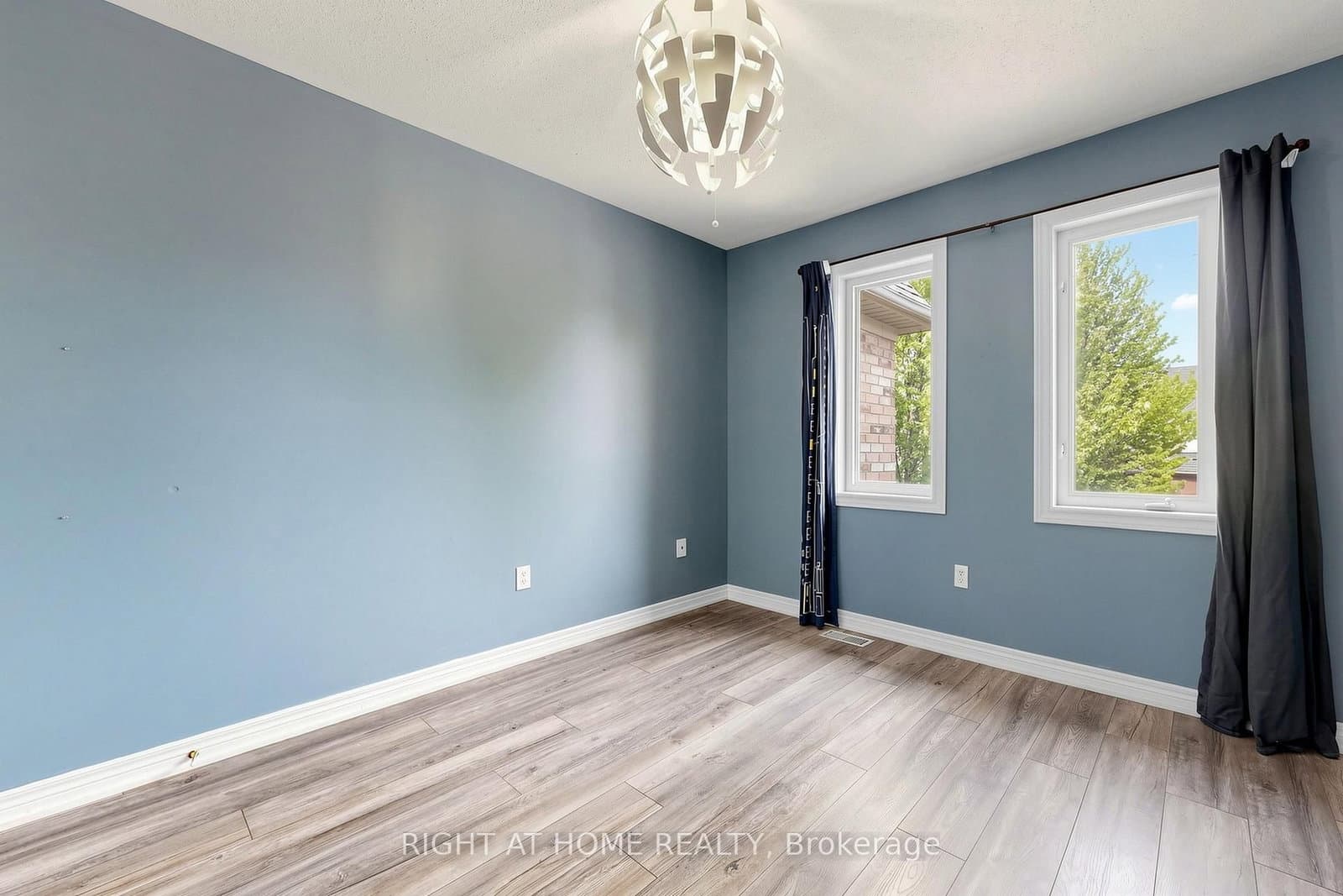 204 Everett Street thumbnail 32