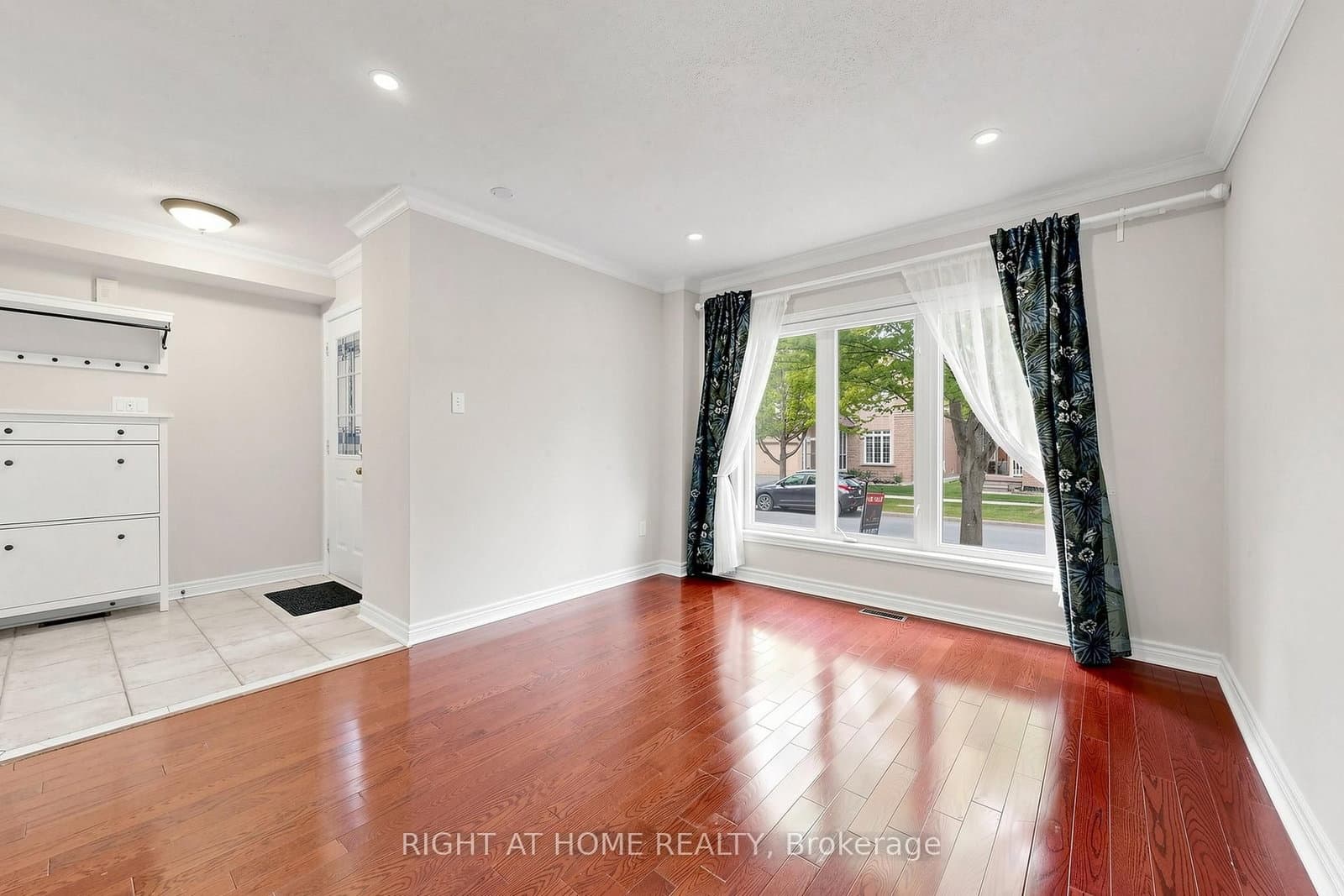 204 Everett Street thumbnail 6