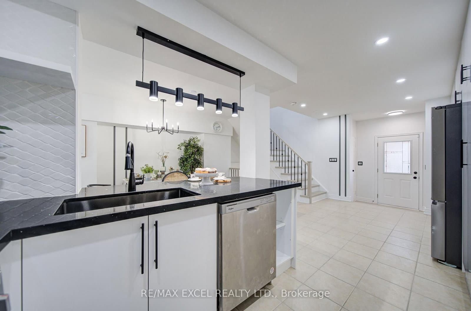 454 Bur Oak Avenue thumbnail 19