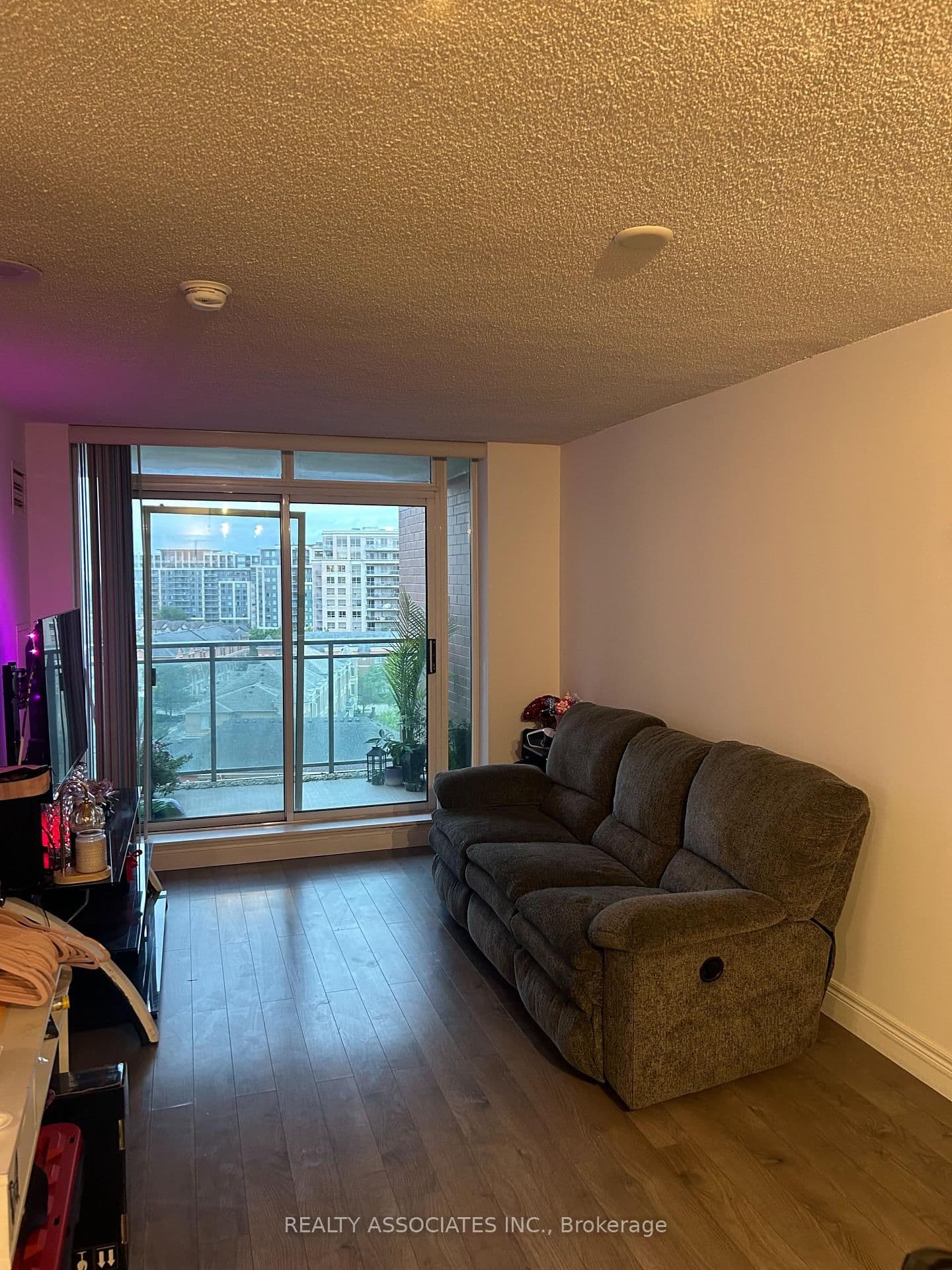 62 Suncrest Boulevard, Unit 902 thumbnail 7