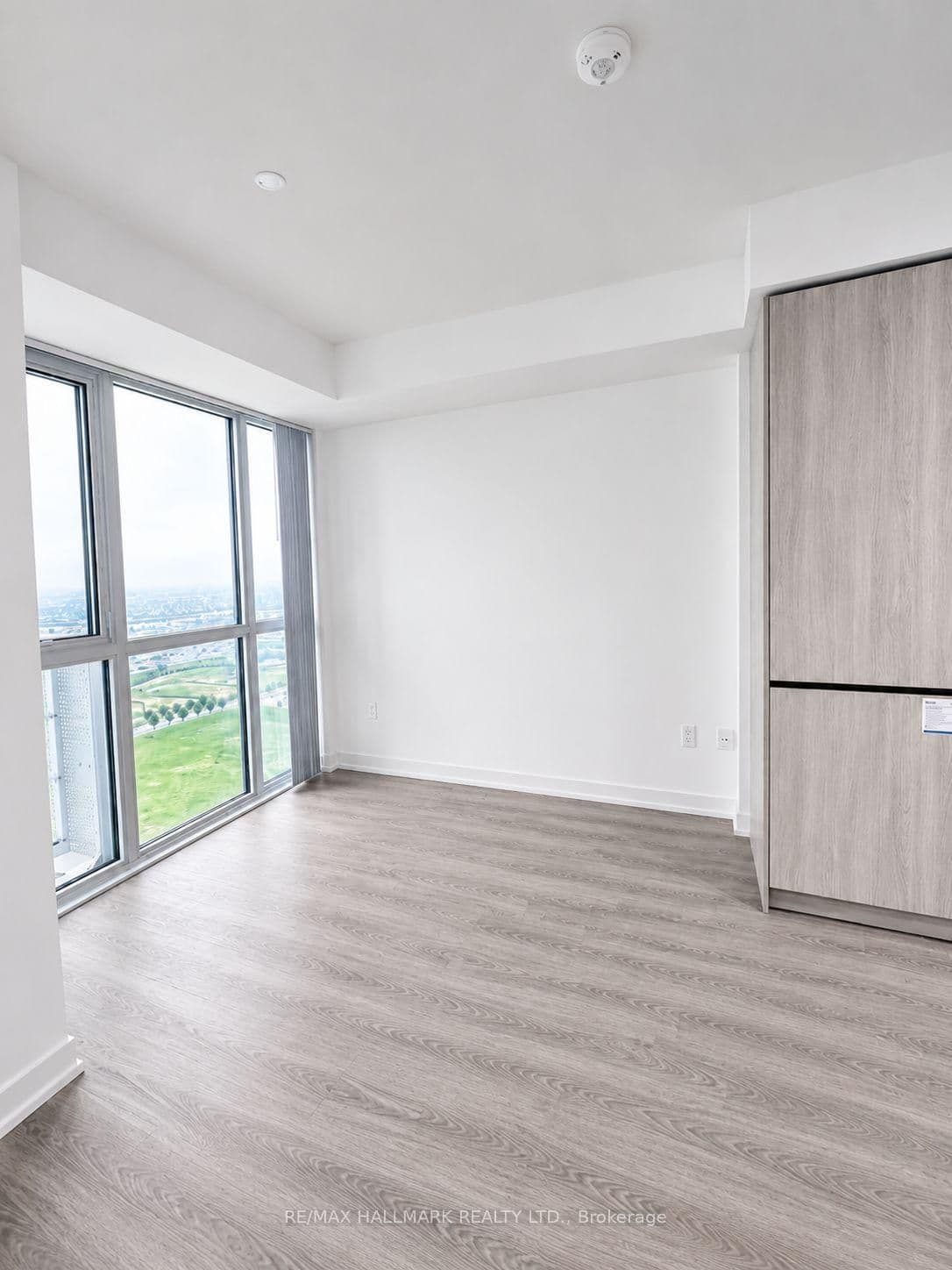 8 Interchange Way, Unit 3501 thumbnail 12