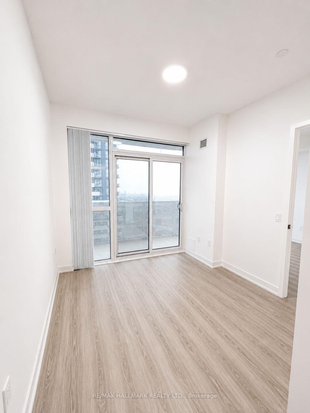 8 Interchange Way, Unit 3501 thumbnail 18