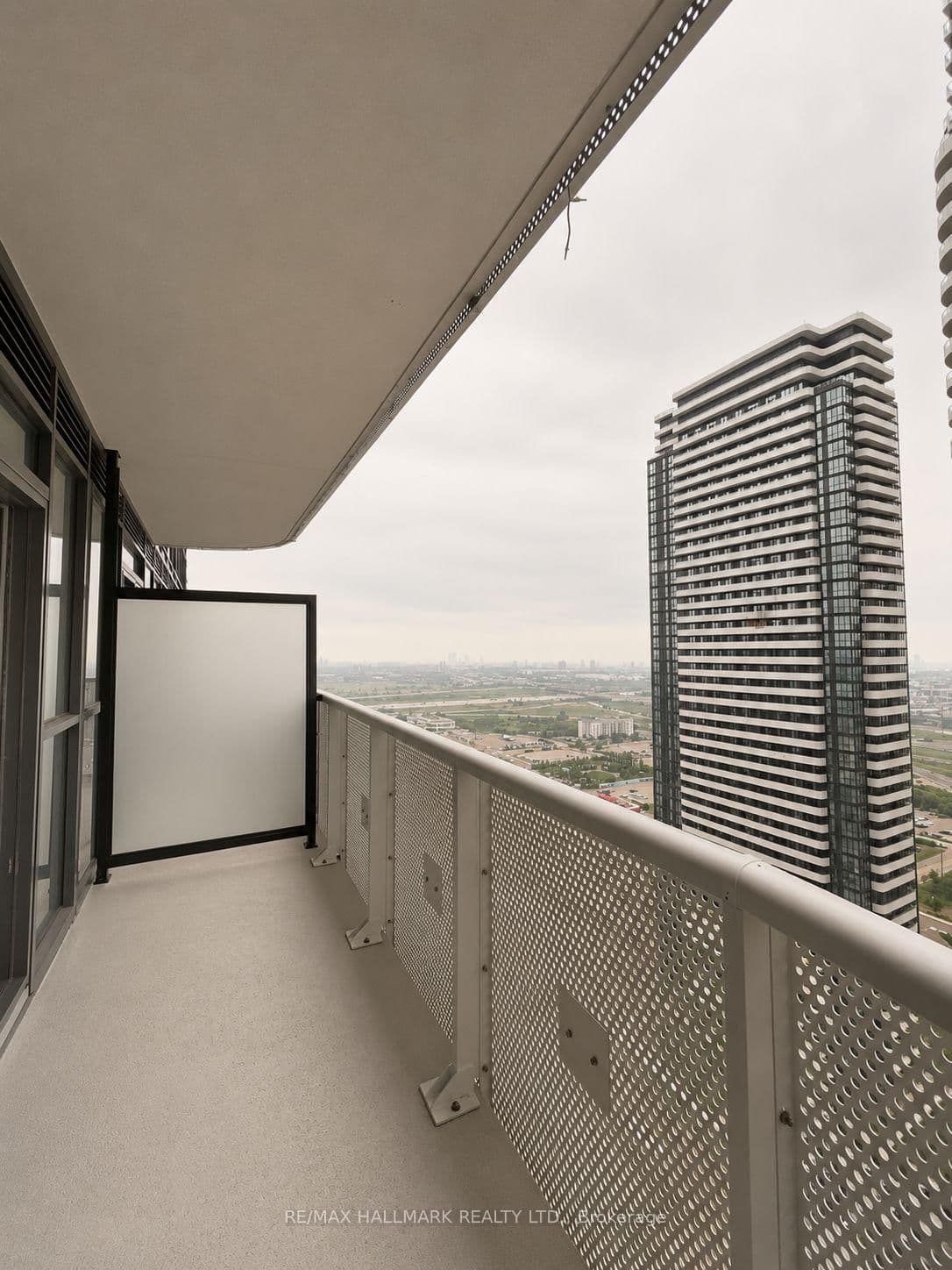 8 Interchange Way, Unit 3501 thumbnail 20