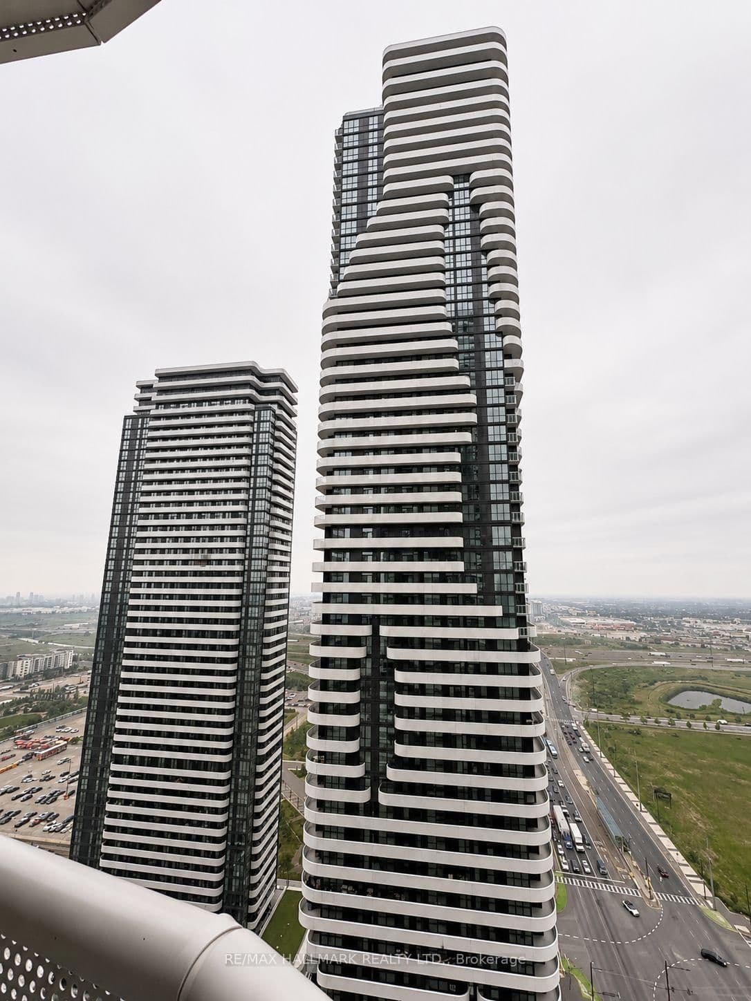 8 Interchange Way, Unit 3501 thumbnail 22