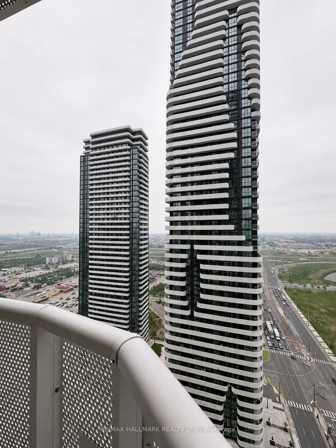 8 Interchange Way, Unit 3501 thumbnail 23
