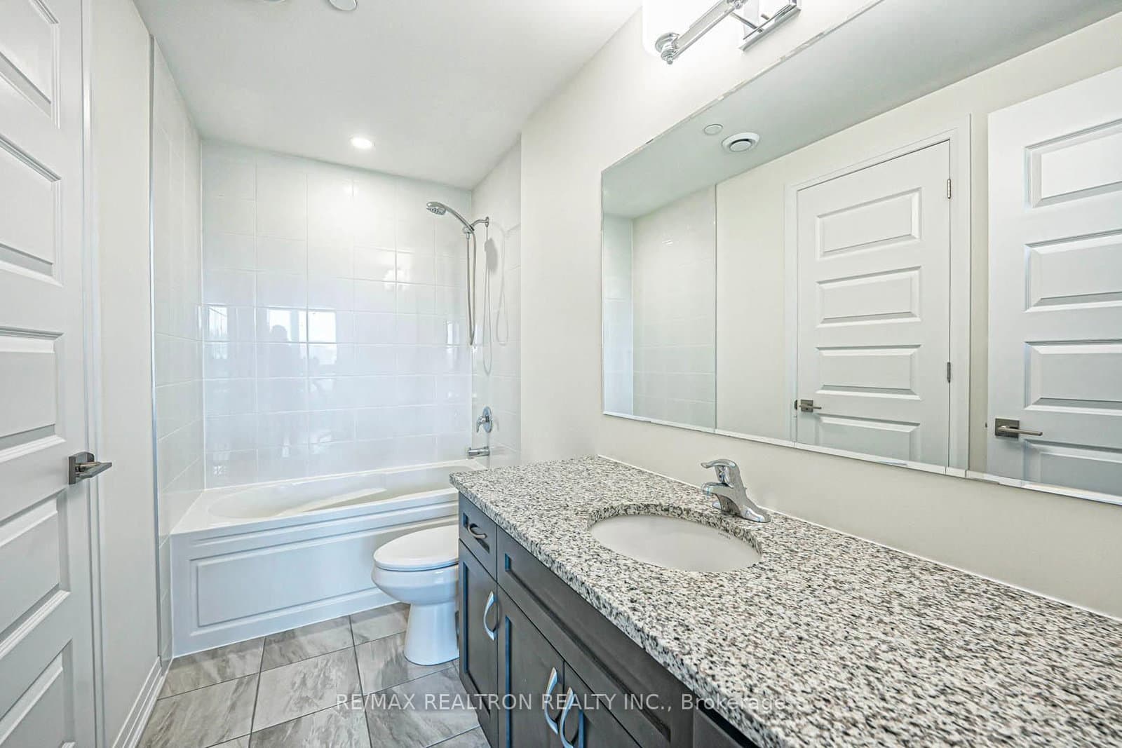 58 Adam Sellers Street, Unit 407 thumbnail 28