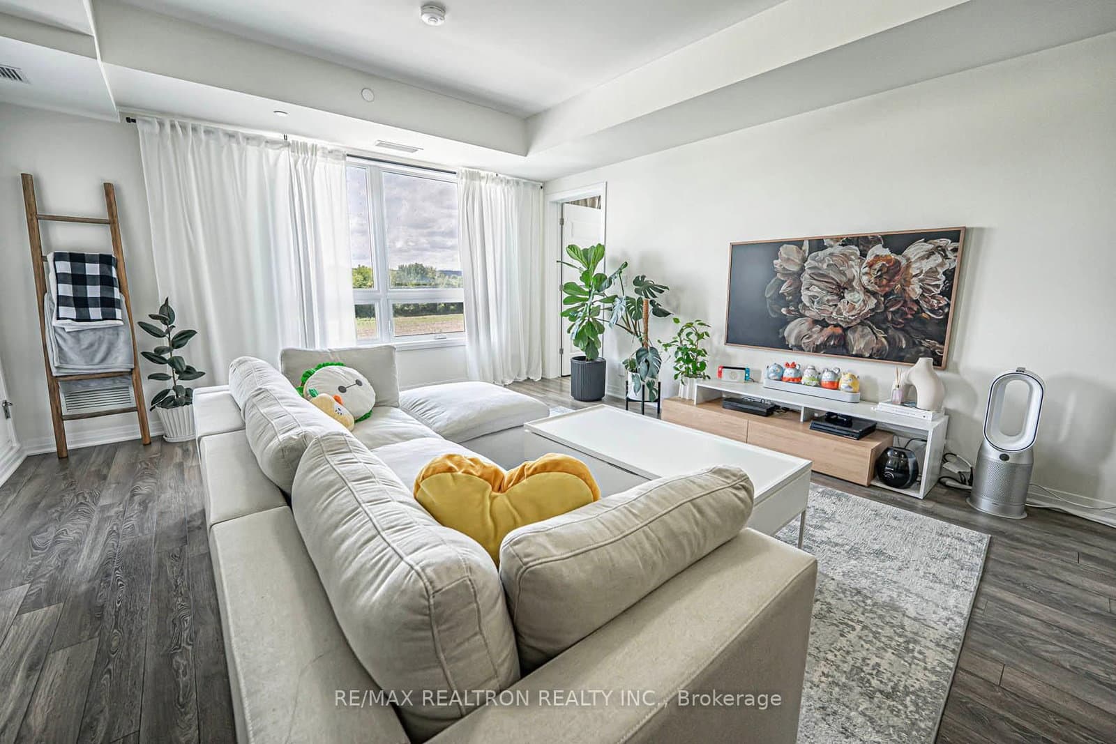 58 Adam Sellers Street, Unit 407 thumbnail 9