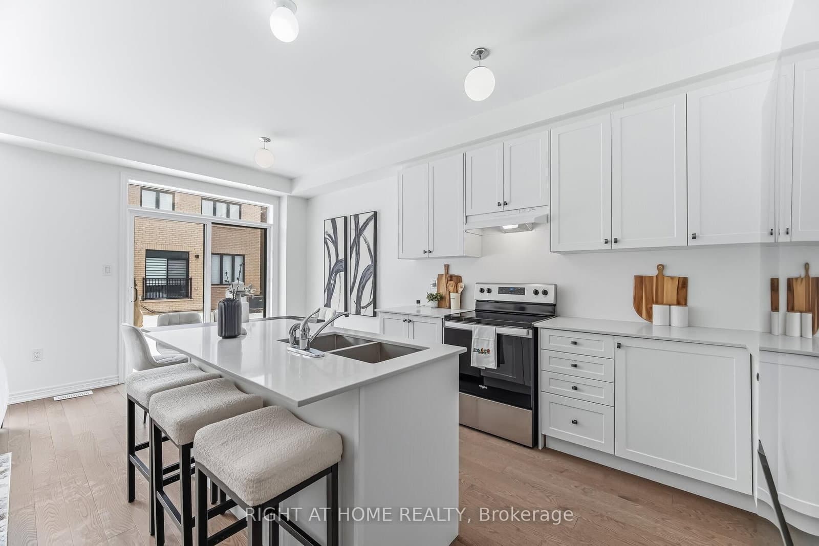77 Singhampton Road thumbnail 9