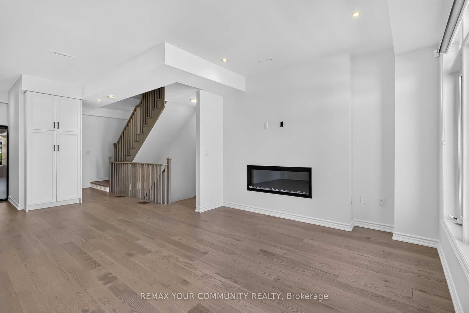 92 Holyrood Crescent thumbnail 10
