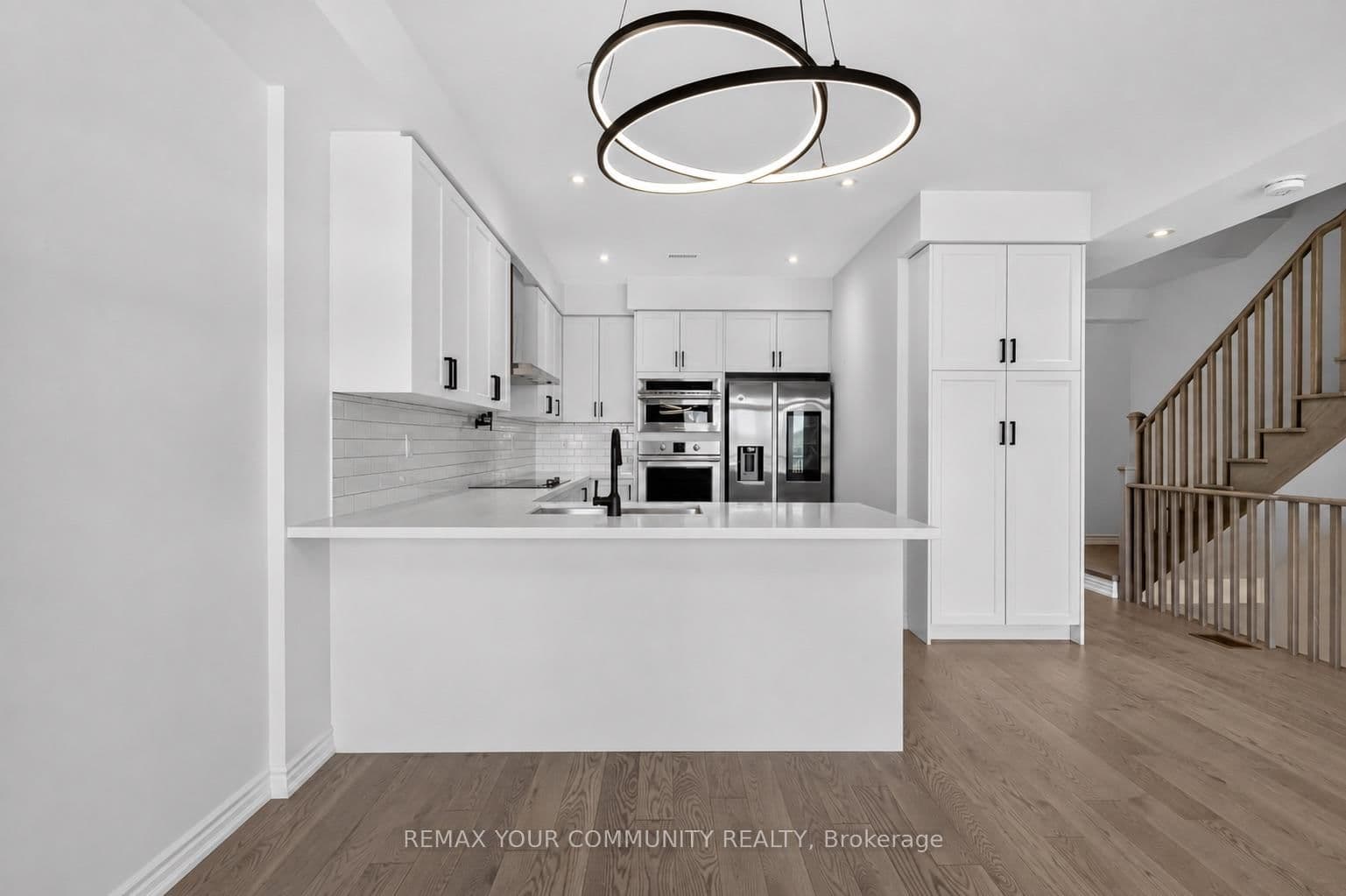 92 Holyrood Crescent thumbnail 13