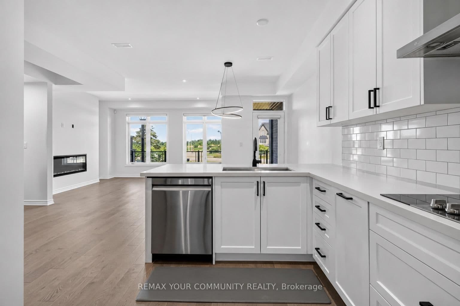 92 Holyrood Crescent thumbnail 15