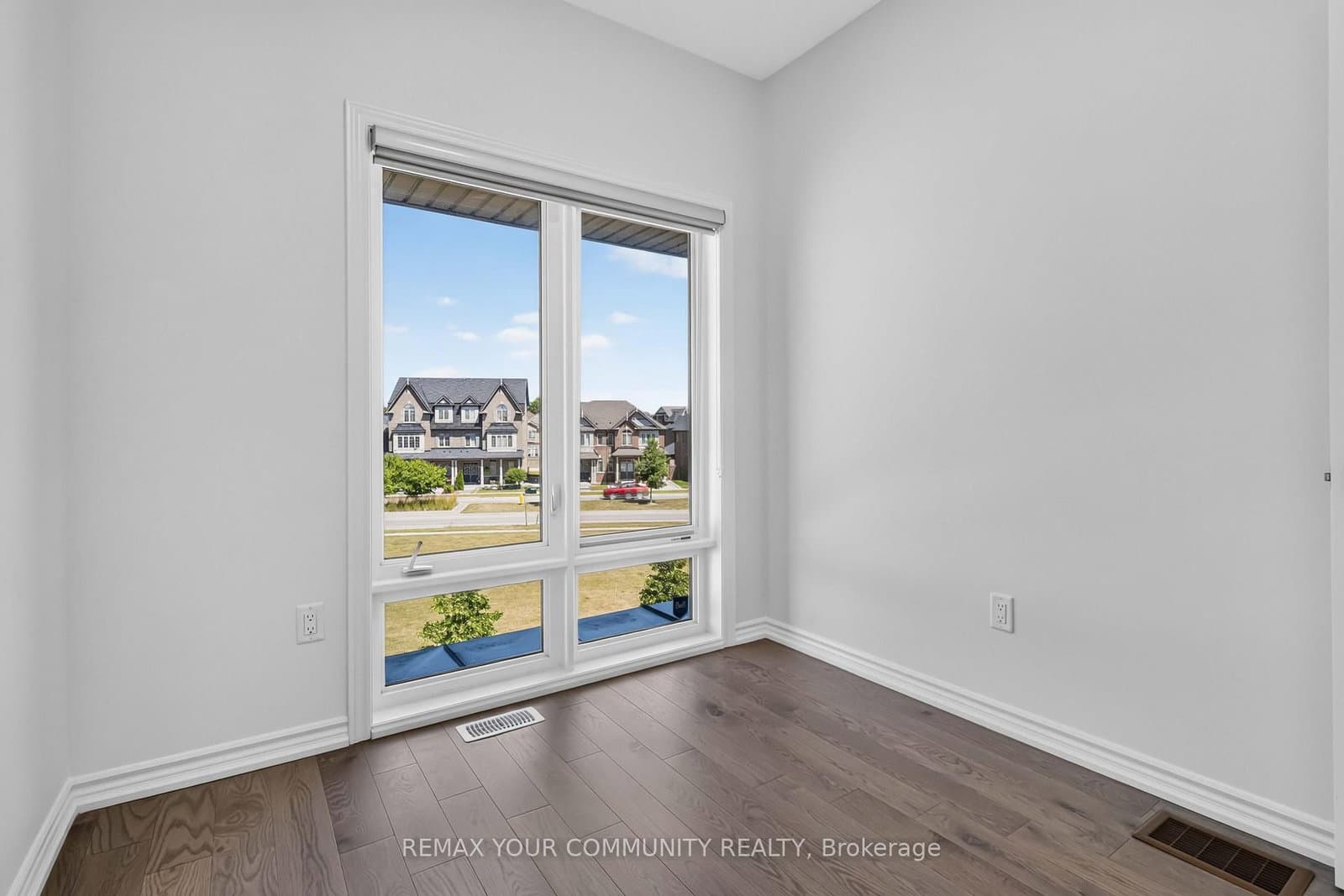 92 Holyrood Crescent thumbnail 22