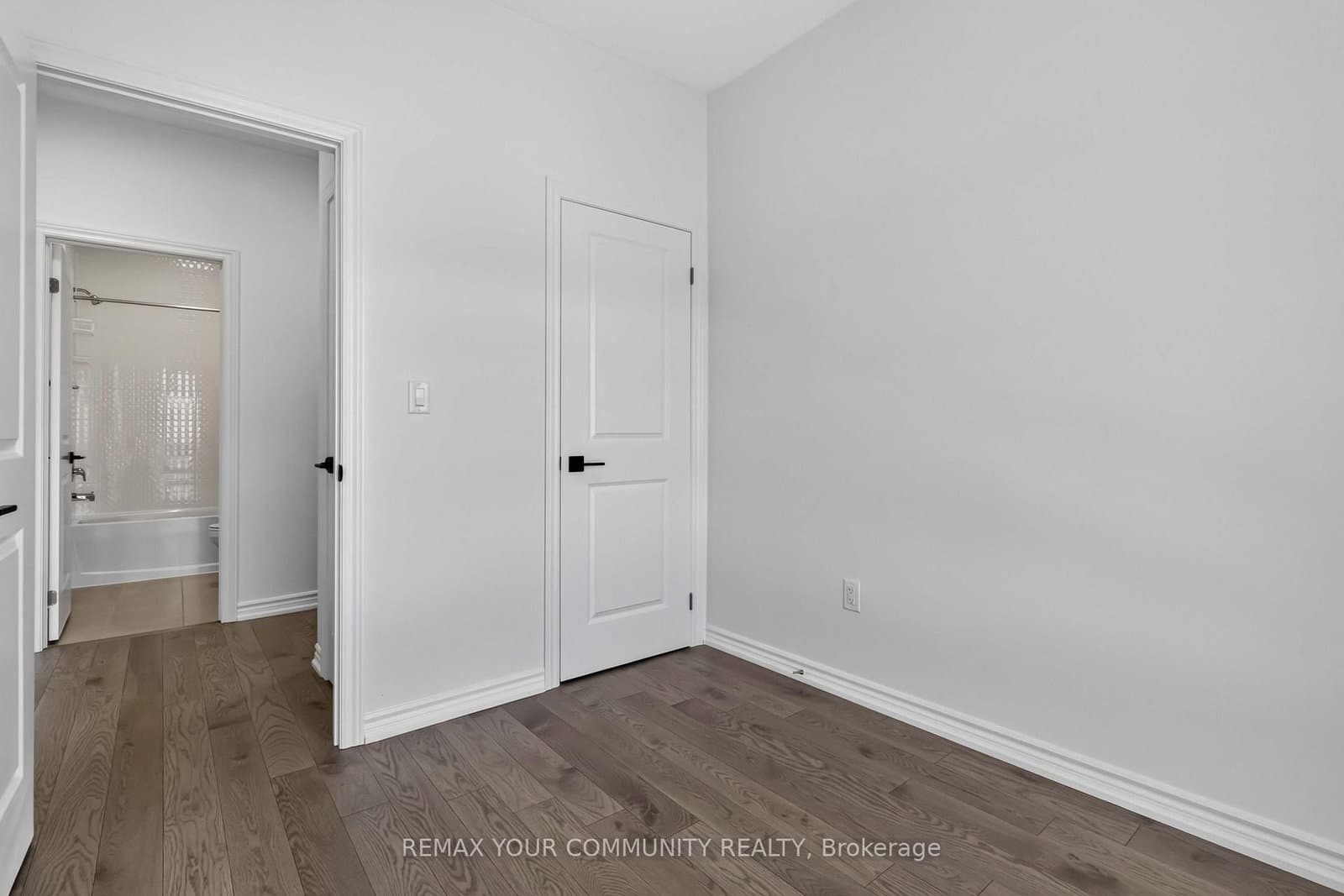 92 Holyrood Crescent thumbnail 23