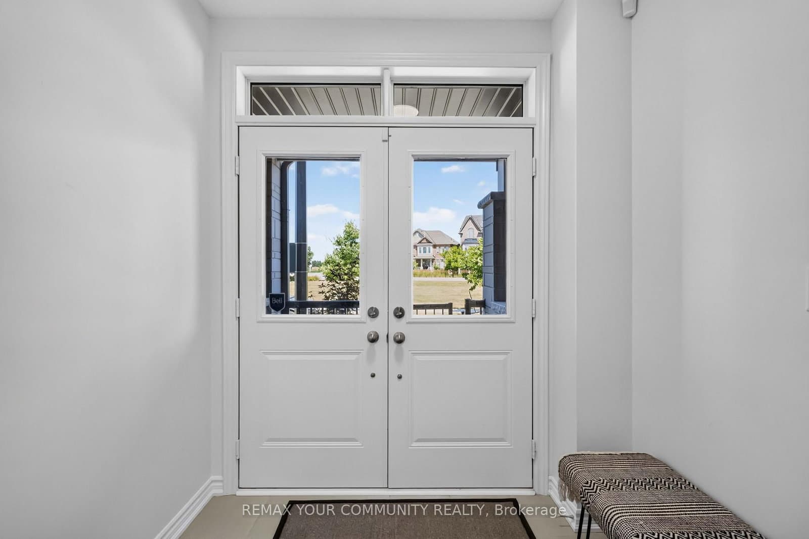 92 Holyrood Crescent thumbnail 3