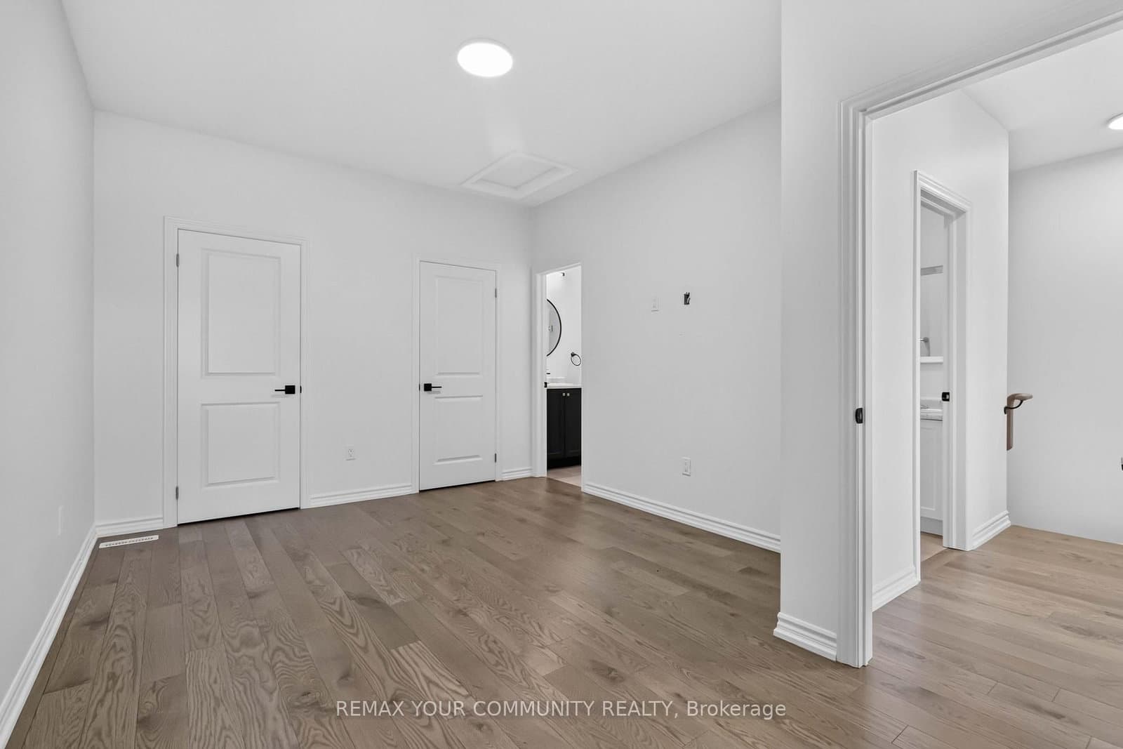 92 Holyrood Crescent thumbnail 30