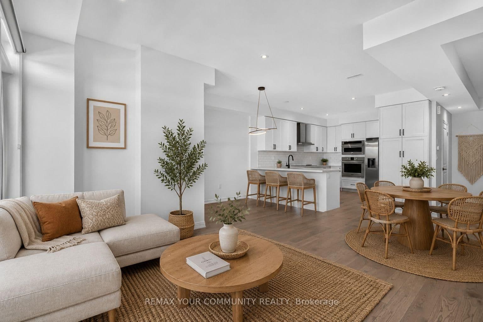 92 Holyrood Crescent thumbnail 6
