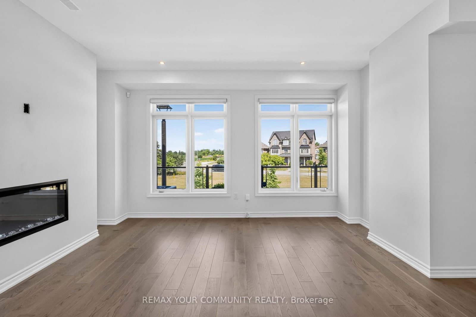 92 Holyrood Crescent thumbnail 8