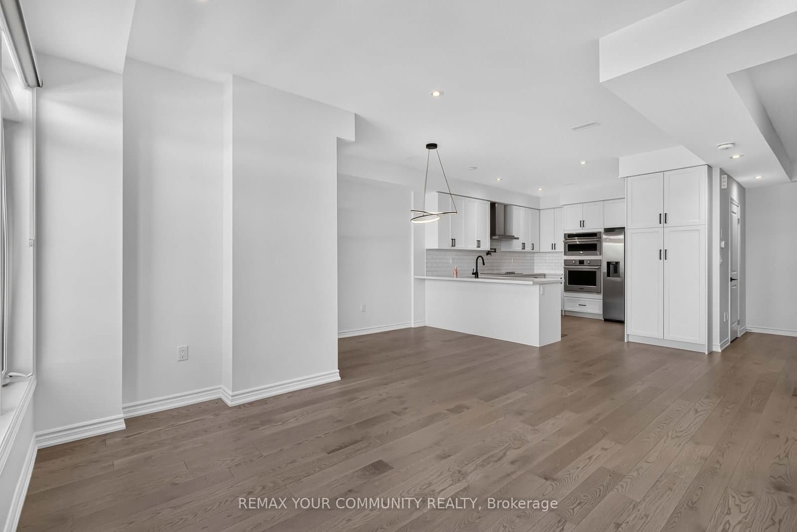 92 Holyrood Crescent thumbnail 9