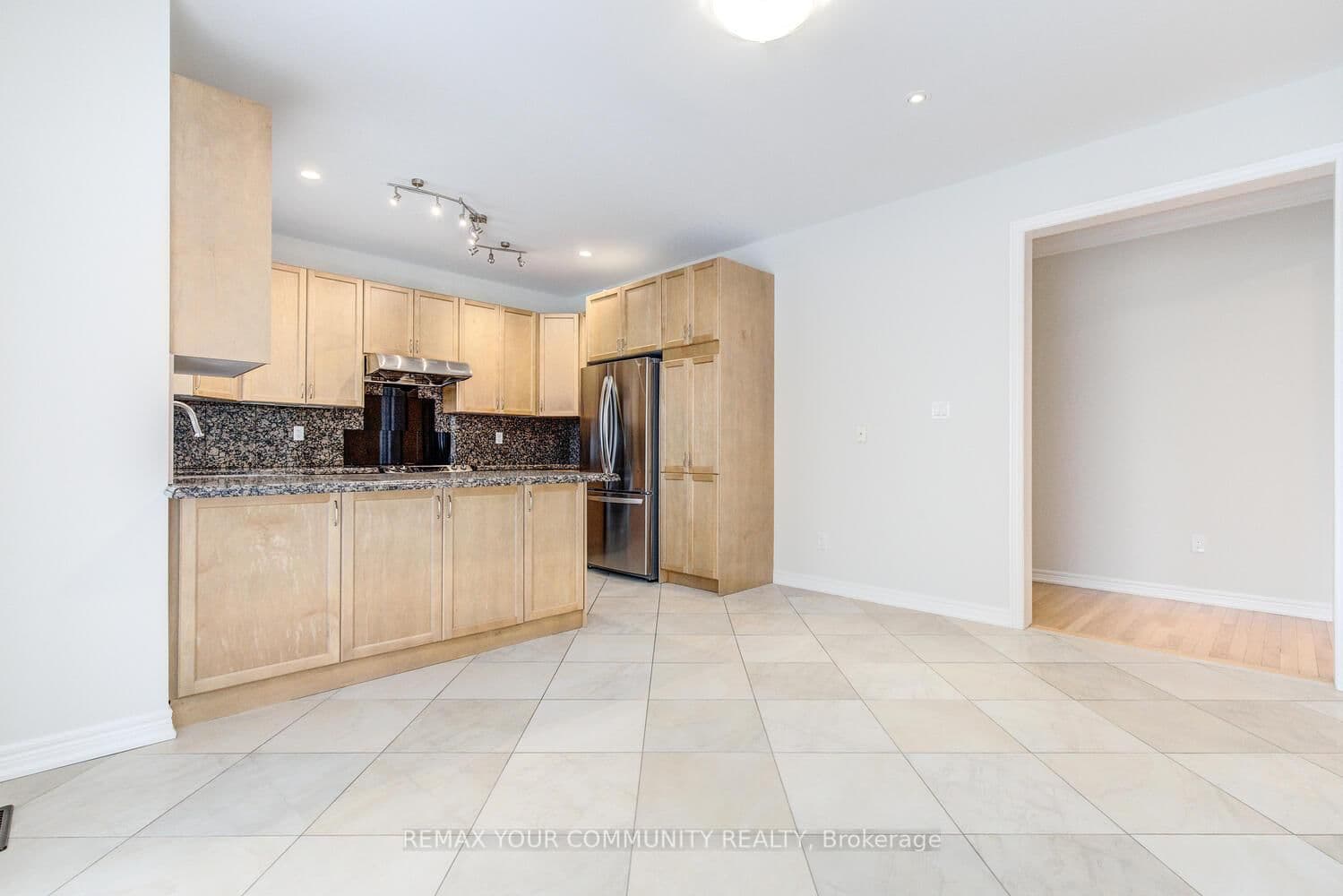 76 Ivy Glen Drive thumbnail 17