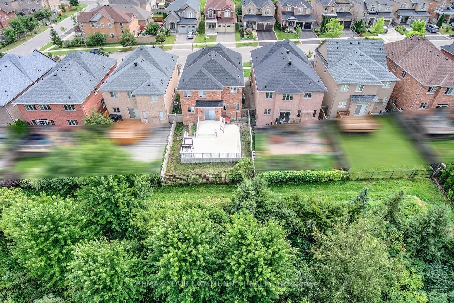 76 Ivy Glen Drive thumbnail 3
