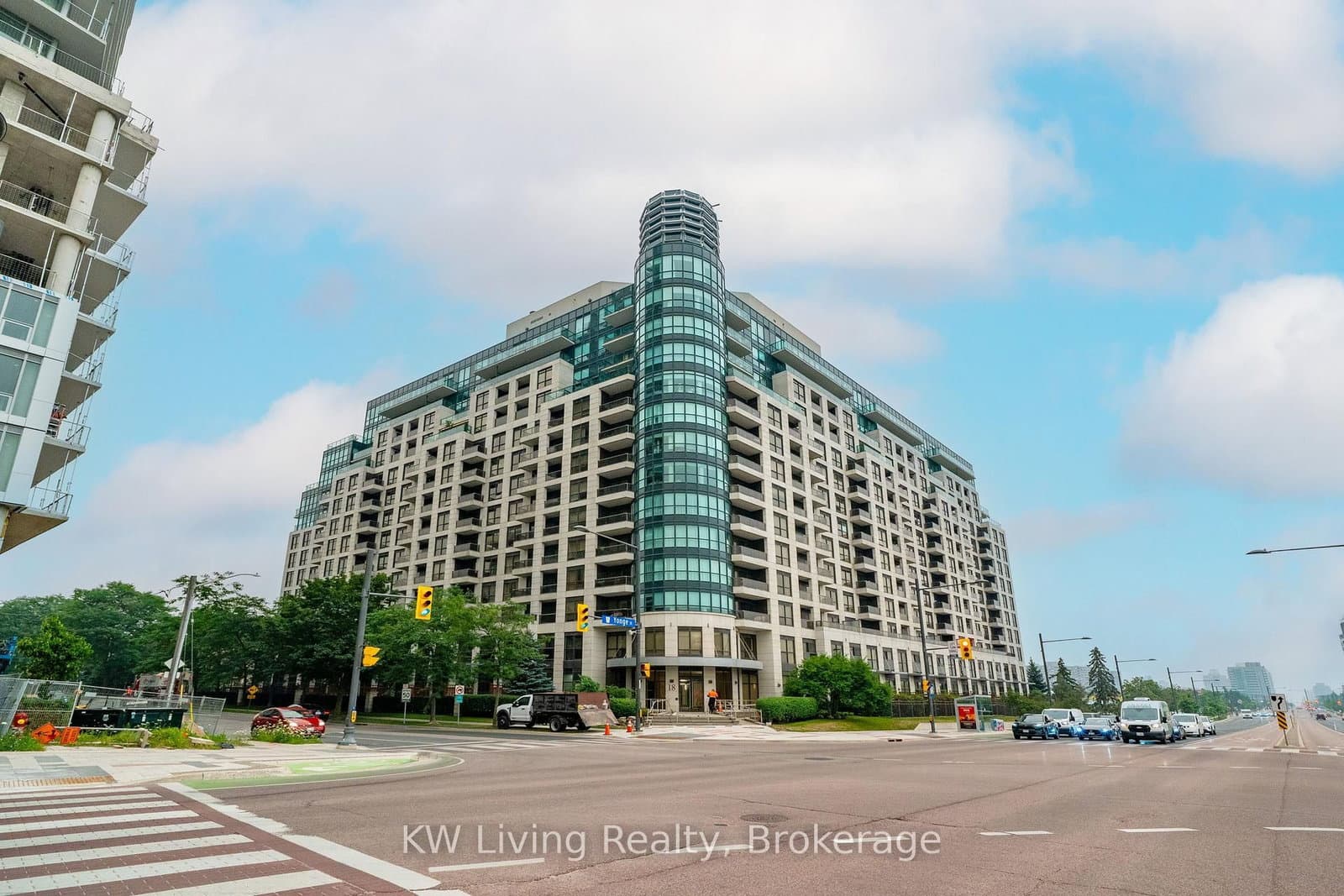 18 HARDING Boulevard, Unit 905 - Image 1