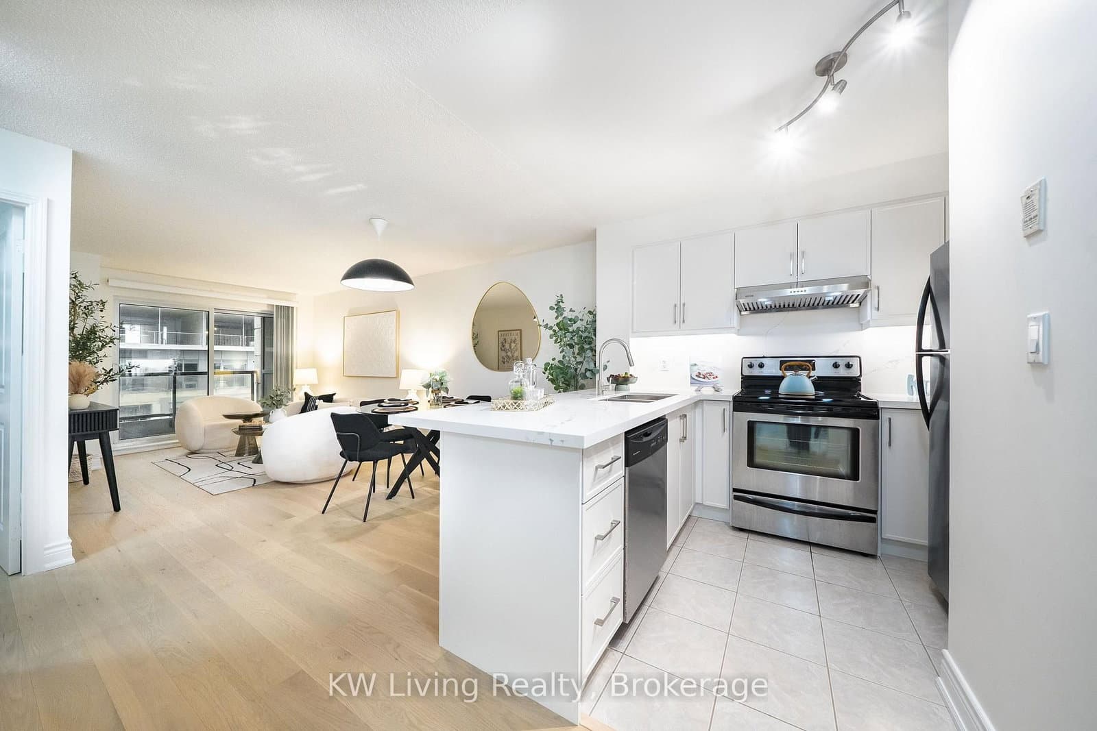 18 HARDING Boulevard, Unit 905 thumbnail 10