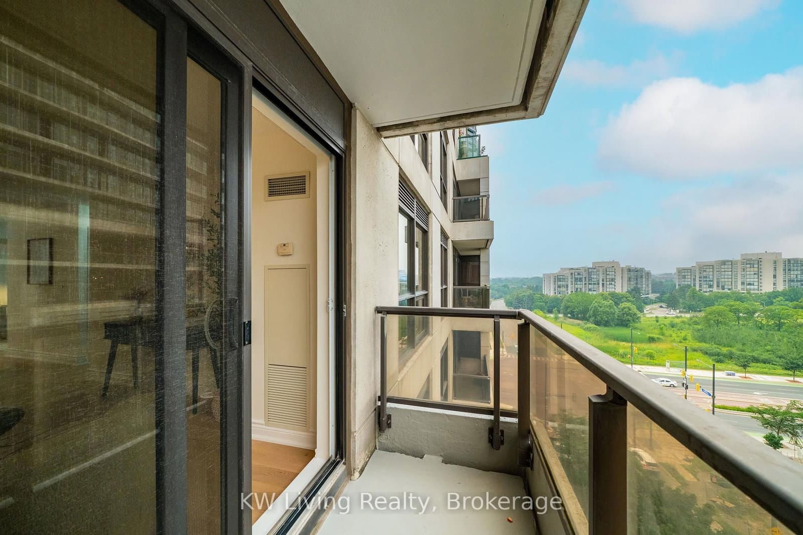 18 HARDING Boulevard, Unit 905 thumbnail 33