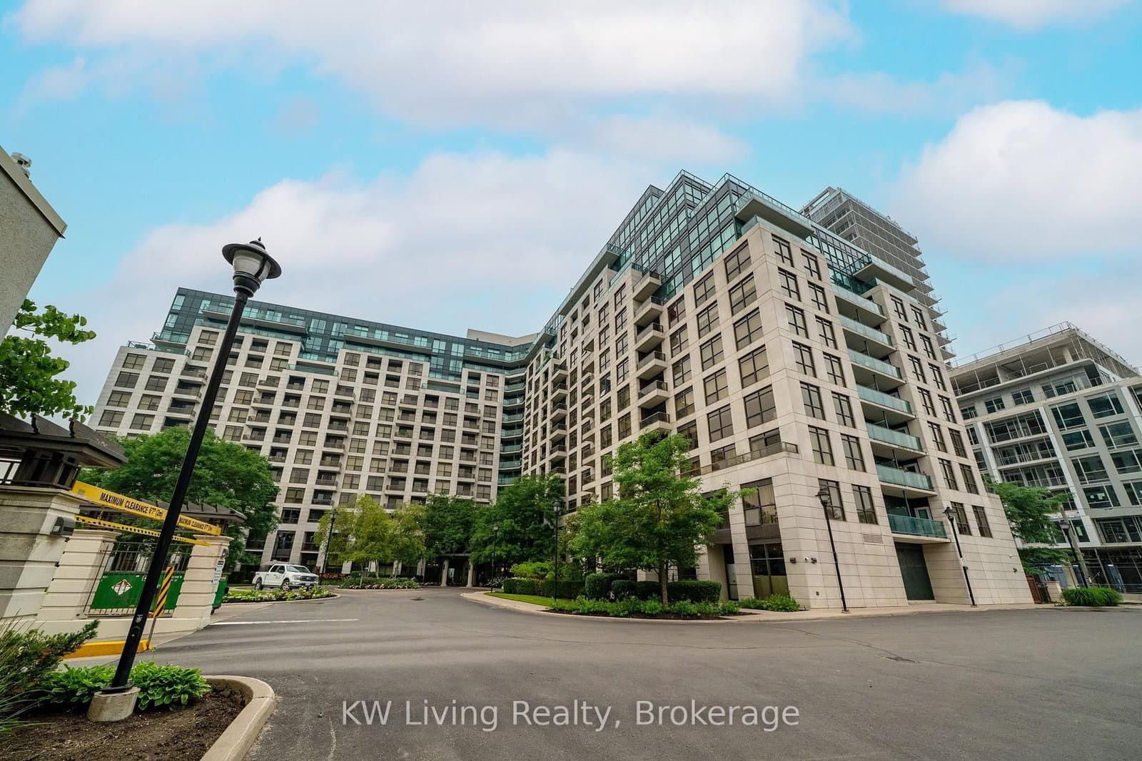 18 HARDING Boulevard, Unit 905 thumbnail 4