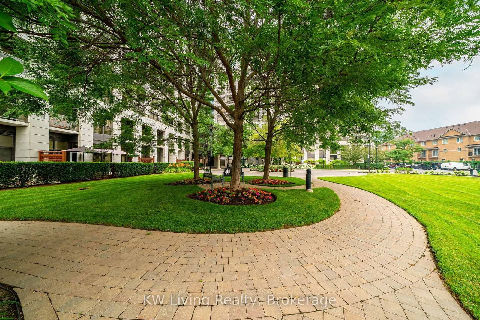 18 HARDING Boulevard, Unit 905 thumbnail 6