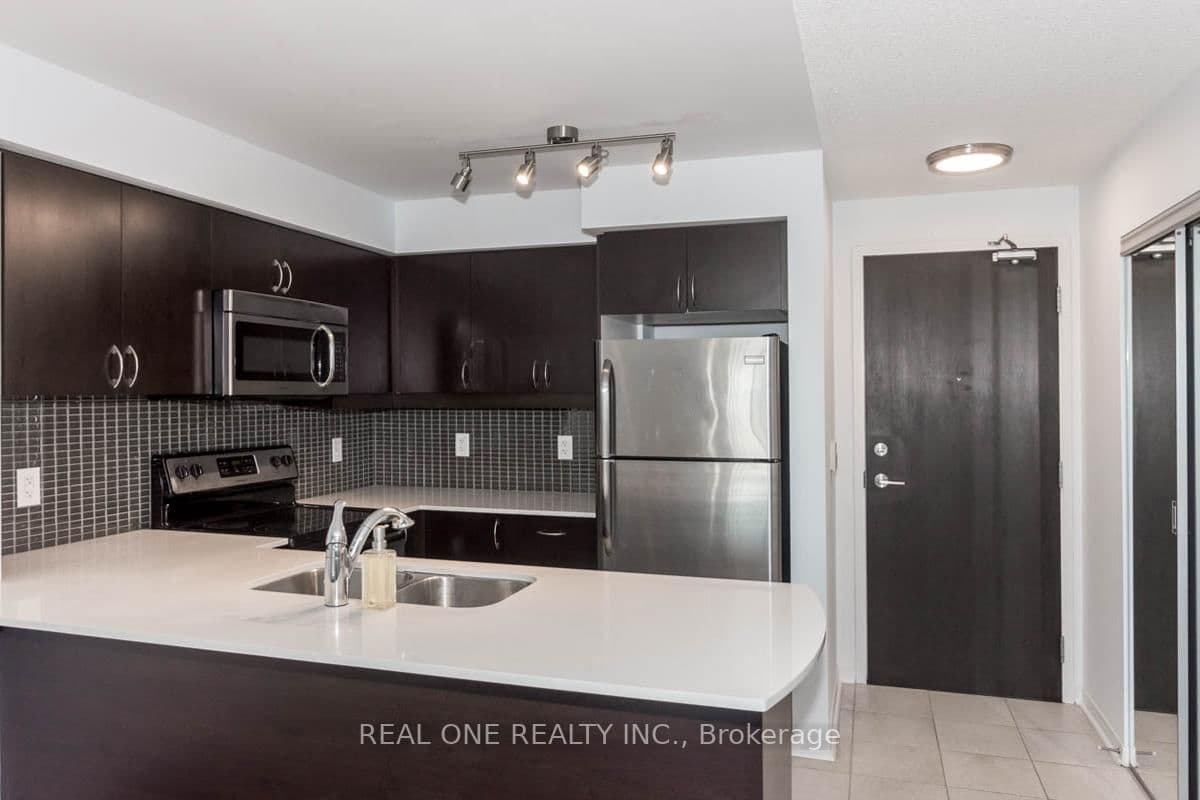 75 King William Crescent, Unit 605 thumbnail 7