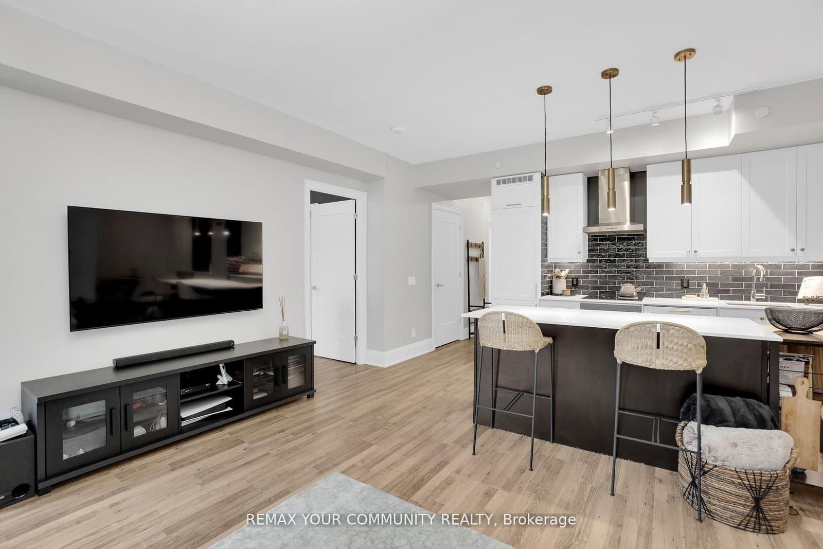 9085 Jane Street, Unit 523 thumbnail 13