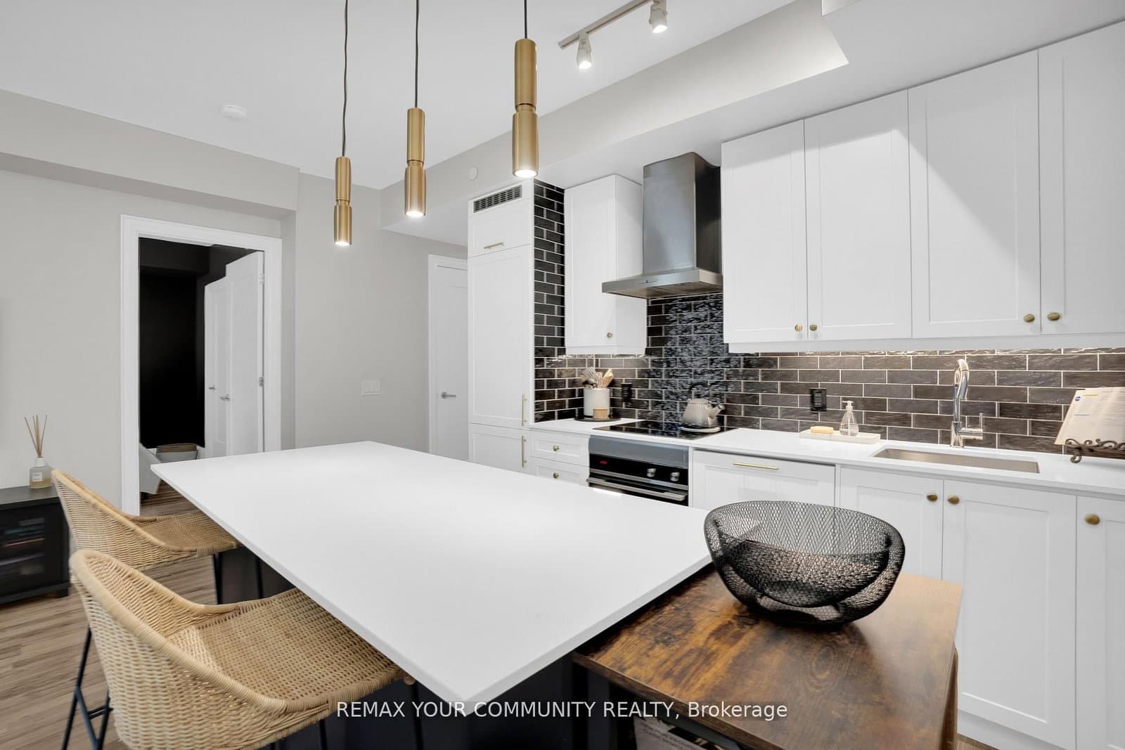 9085 Jane Street, Unit 523 thumbnail 5