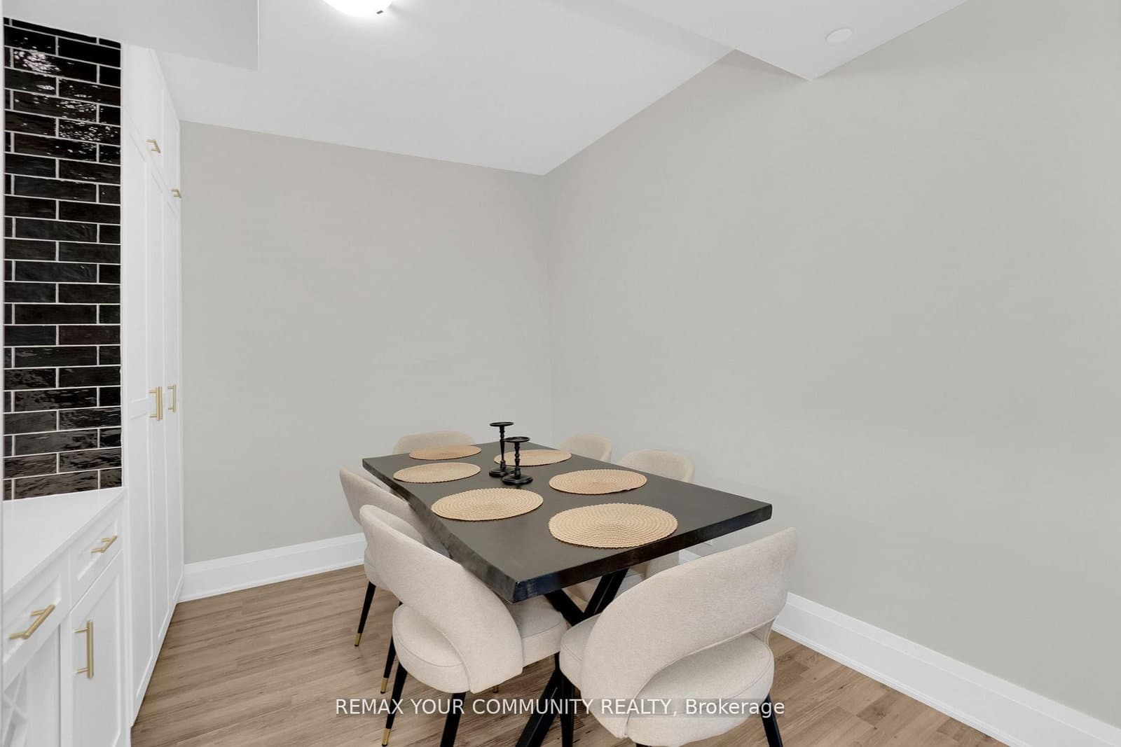 9085 Jane Street, Unit 523 thumbnail 8